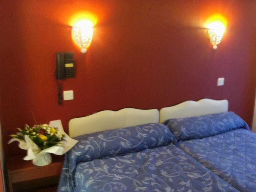 Hotel Ocean Lourdes Oda fotoğraf